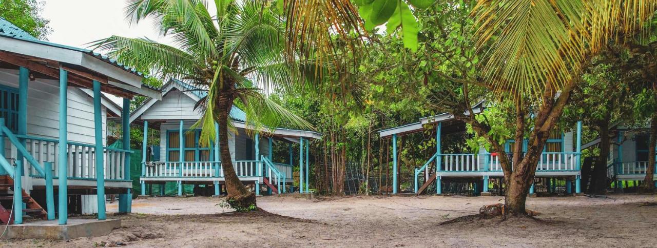 Mad Monkey Koh Rong Hostel Kaoh Touch Buitenkant foto