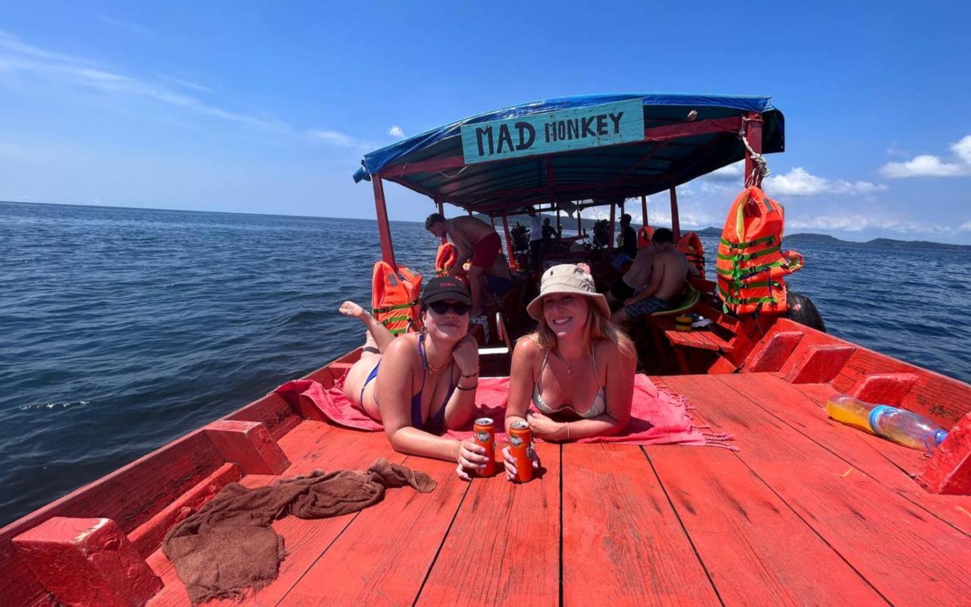 Mad Monkey Koh Rong Hostel Kaoh Touch Buitenkant foto