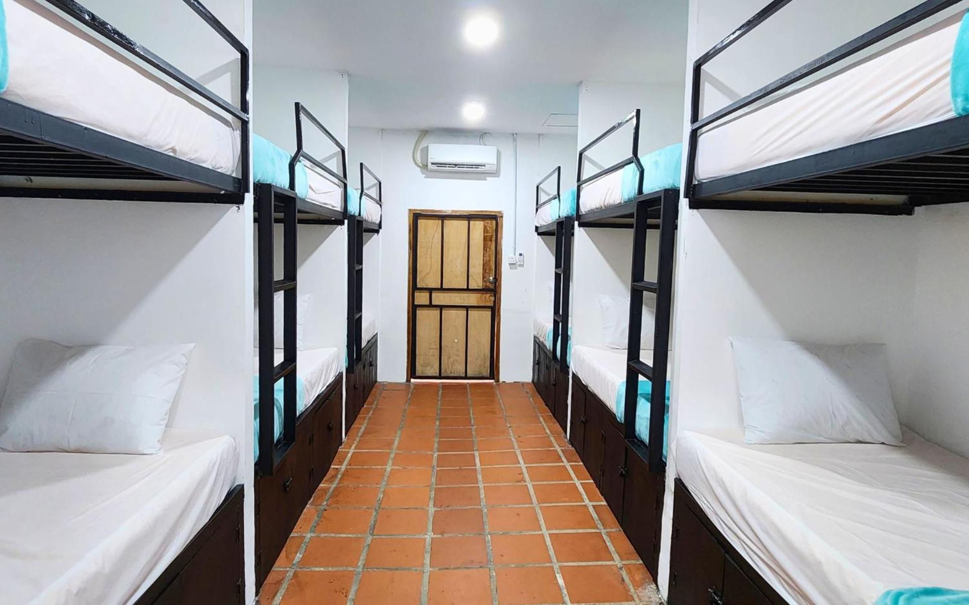 Mad Monkey Koh Rong Hostel Kaoh Touch Buitenkant foto