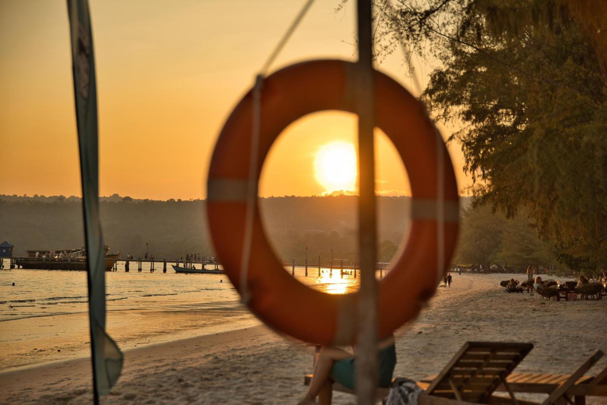 Mad Monkey Koh Rong Hostel Kaoh Touch Buitenkant foto